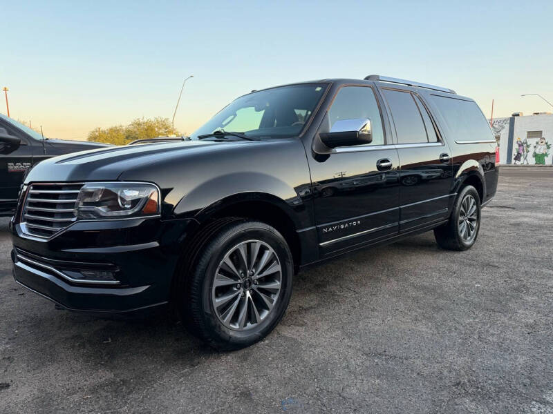 2016 Lincoln Navigator Select photo 4