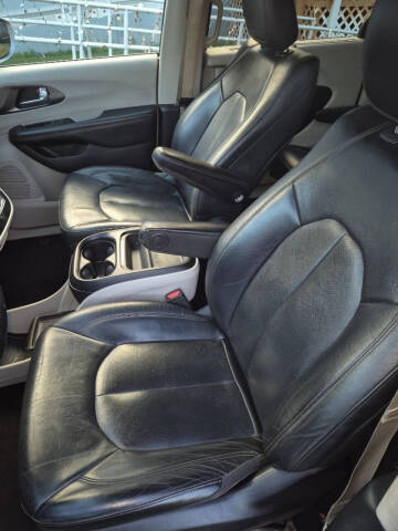 2020 Chrysler Pacifica Touring L
