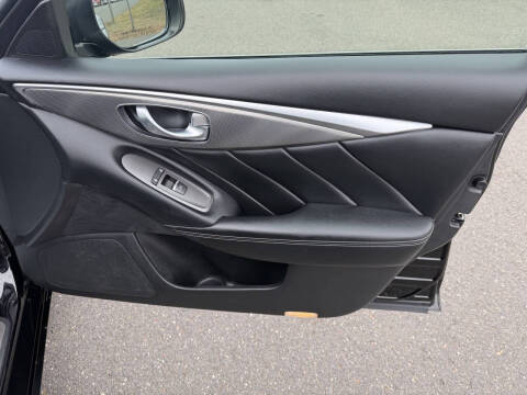 2015 Infiniti Q50 Premium