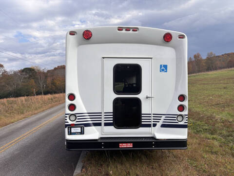 2017 Ford E-Series E-450 SD