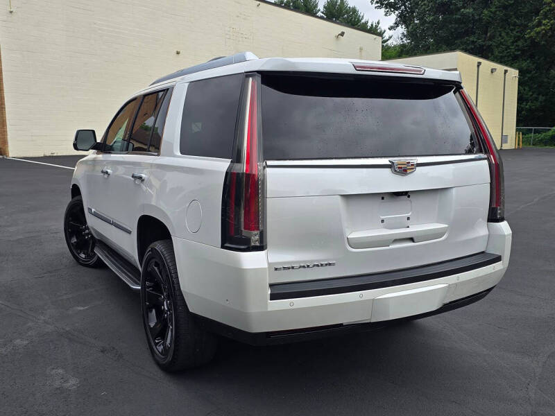 2017 Cadillac Escalade Luxury