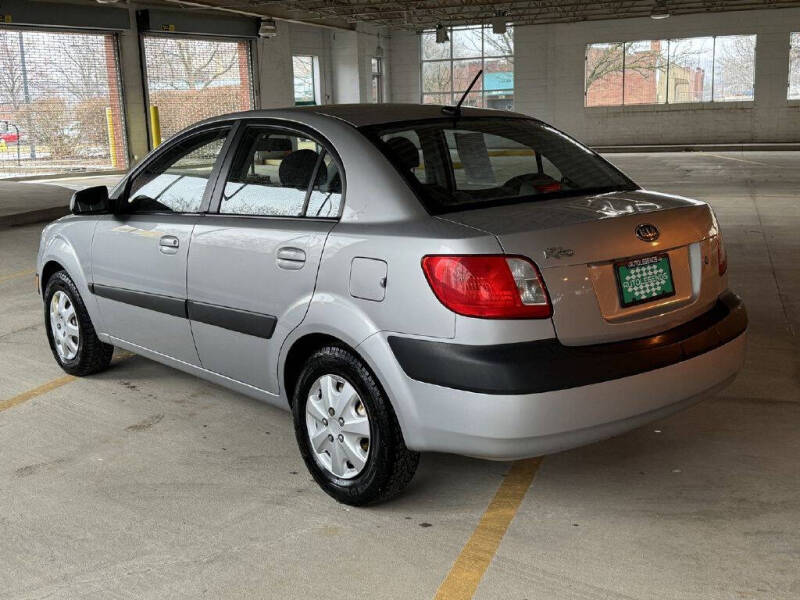 2009 Kia Rio Base photo 4