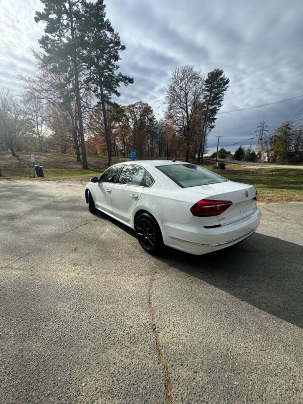 2019 Volkswagen Passat Wolfsburg Edition photo 7