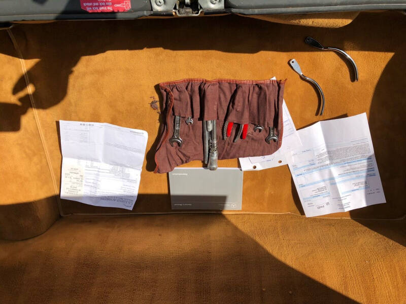 1987 Mercedes-Benz 560-Class 560 SL