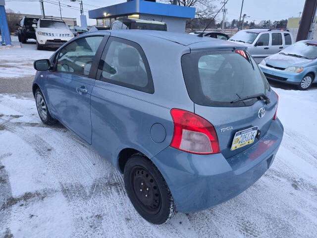 2007 Toyota Yaris for sale at QUEENSGATE AUTO SALES in York, PA