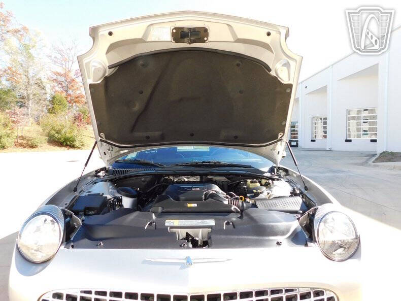 2005 Ford Thunderbird Deluxe