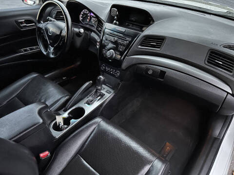 2013 Acura ILX 2.0L w/Premium