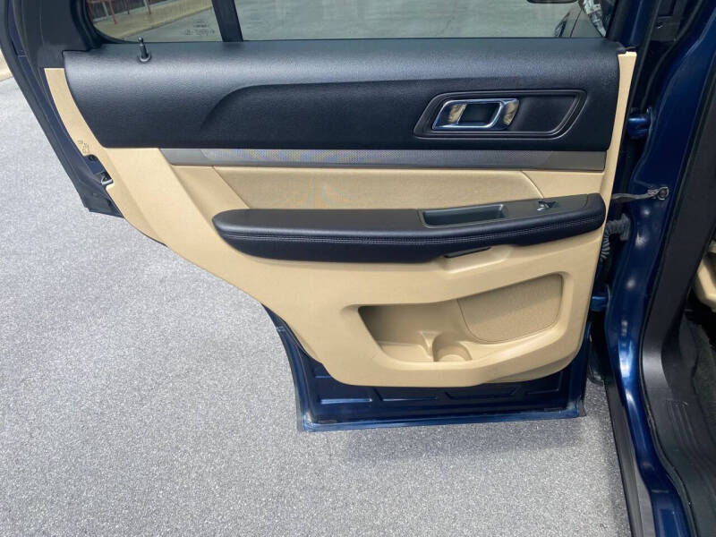 2016 Ford Explorer