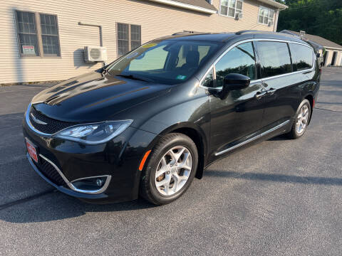 2017 Chrysler Pacifica for sale at Glen's Auto Sales in Fremont NH