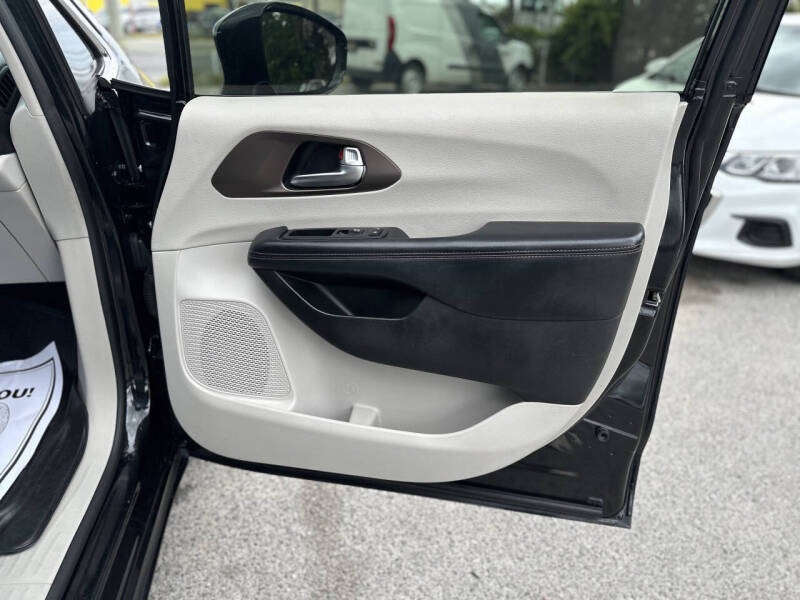 2019 Chrysler Pacifica Touring L