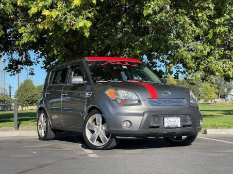 2011 Kia Soul +