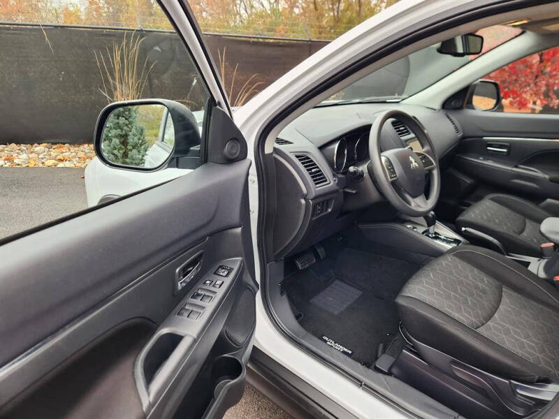 2024 Mitsubishi Outlander Sport ES