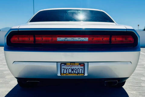 2012 Dodge Challenger SXT Plus