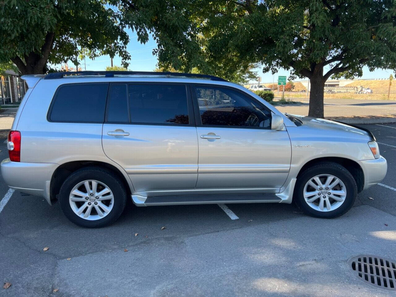 2006 Toyota Highlander Hybrid for sale at WALLA WALLA AUTO SALES in Walla Walla, WA