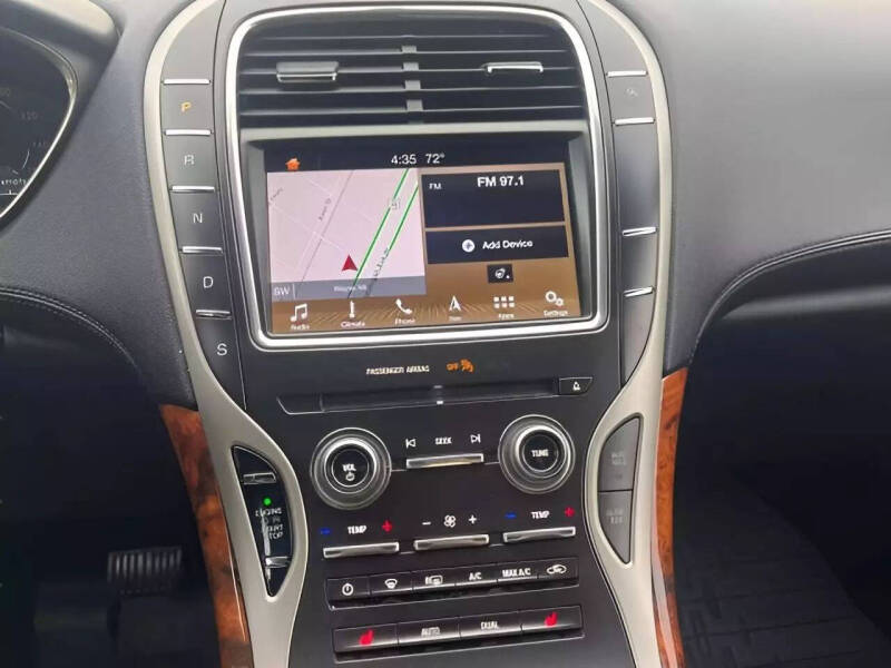 2019 Lincoln Nautilus Select