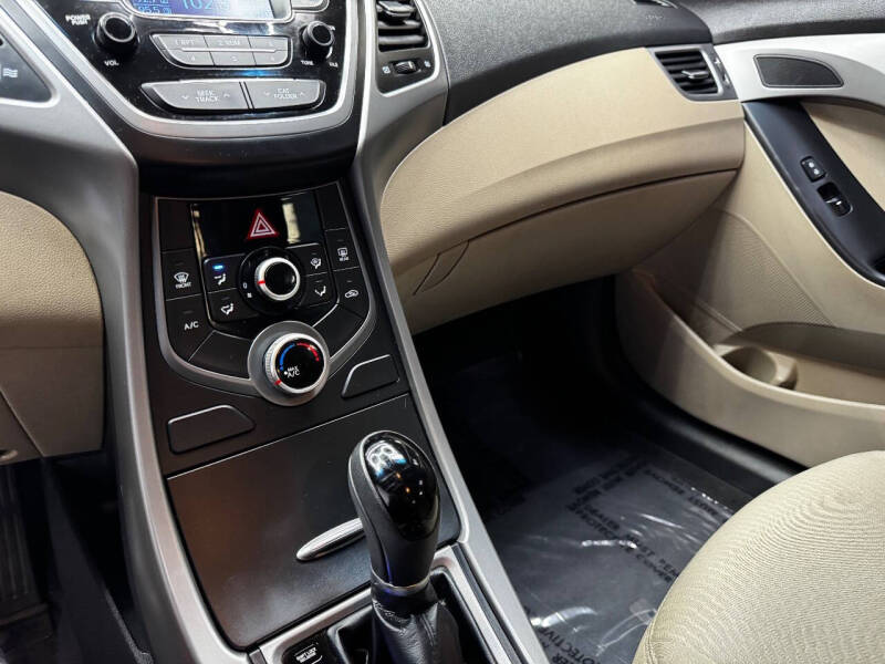 2014 Hyundai Elantra SE