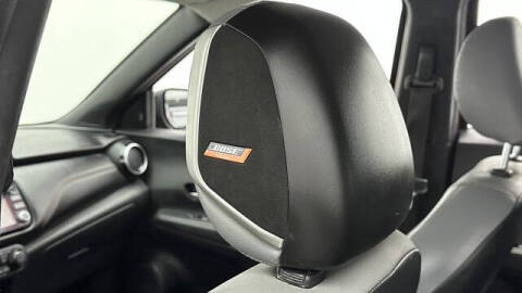 2022 Nissan Kicks SR