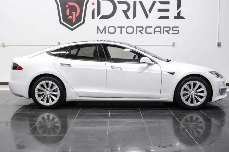 2017 Tesla Model S 90D
