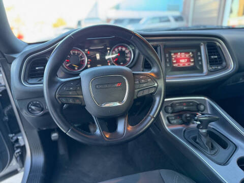 2016 Dodge Challenger SXT