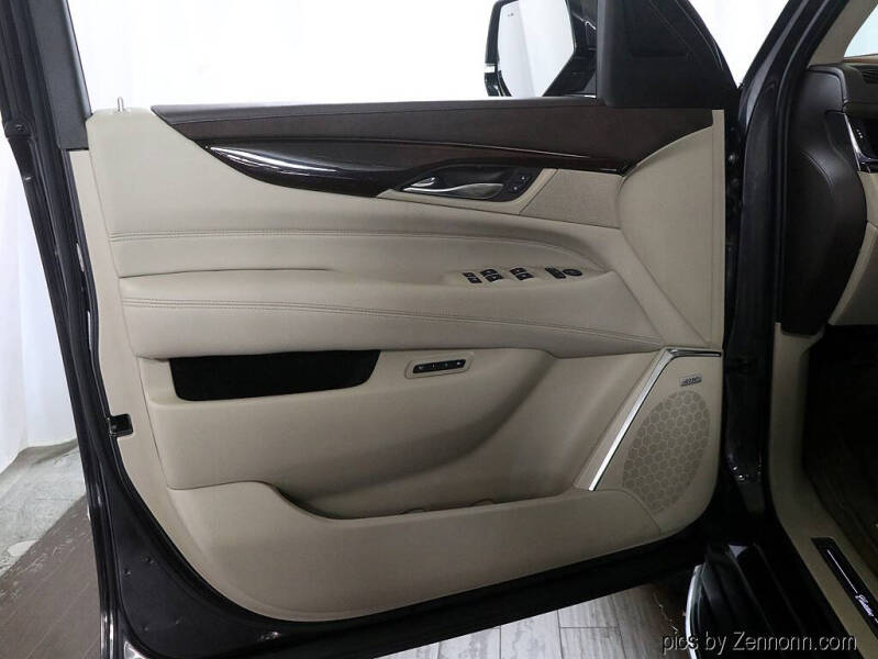 2017 Cadillac Escalade ESV Luxury