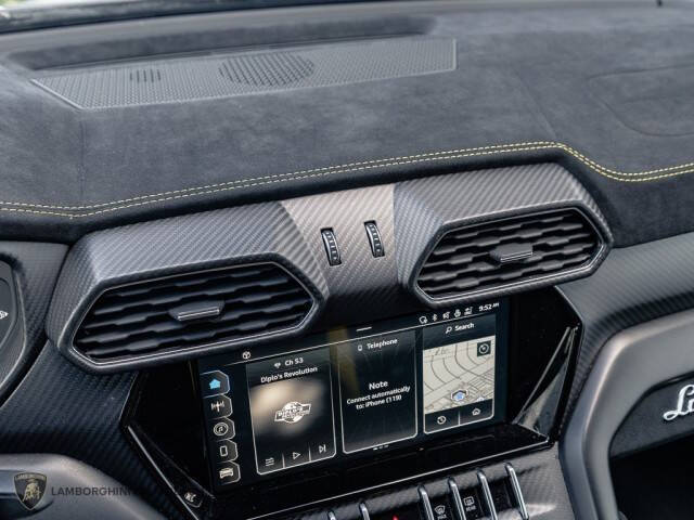 2023 Lamborghini Urus Performante