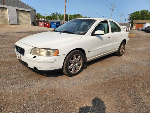 2005 Volvo S60 for sale at CRS 1 LLC in Lakewood NJ