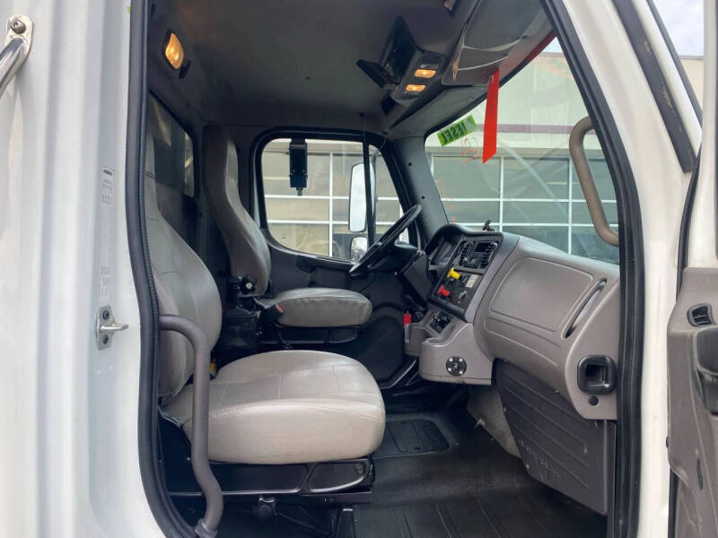 2016 Freightliner M2 106