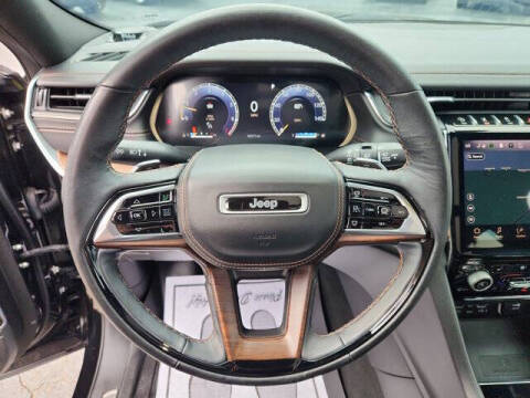 2022 Jeep Grand Cherokee Summit