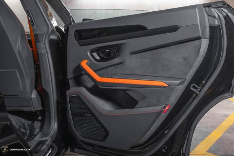 2025 Lamborghini Urus SE