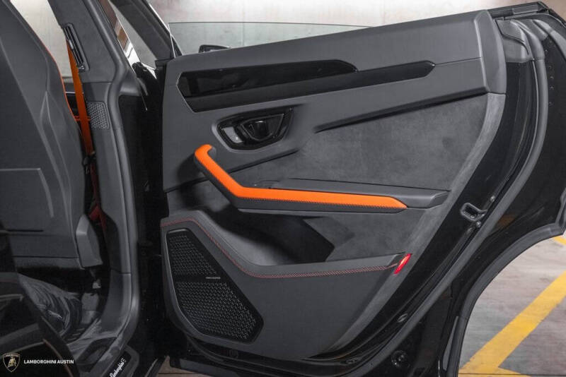 2025 Lamborghini Urus SE