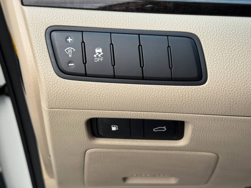 2014 Kia Cadenza Premium