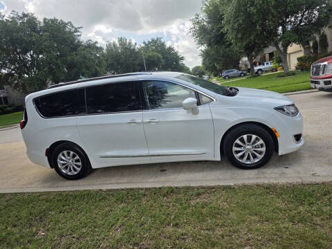 2019 Chrysler Pacifica Touring L