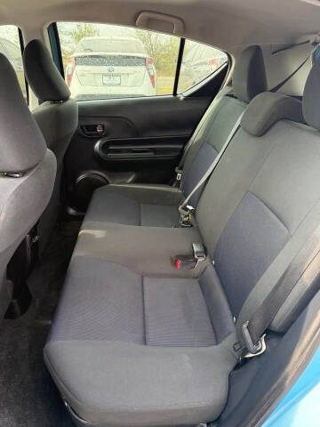 2016 Toyota Prius c Three