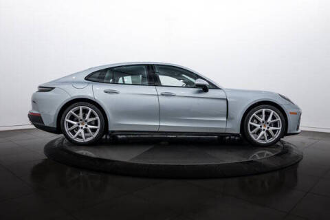 2025 Porsche Panamera 4