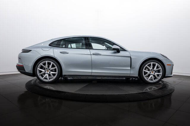 2025 Porsche Panamera 4