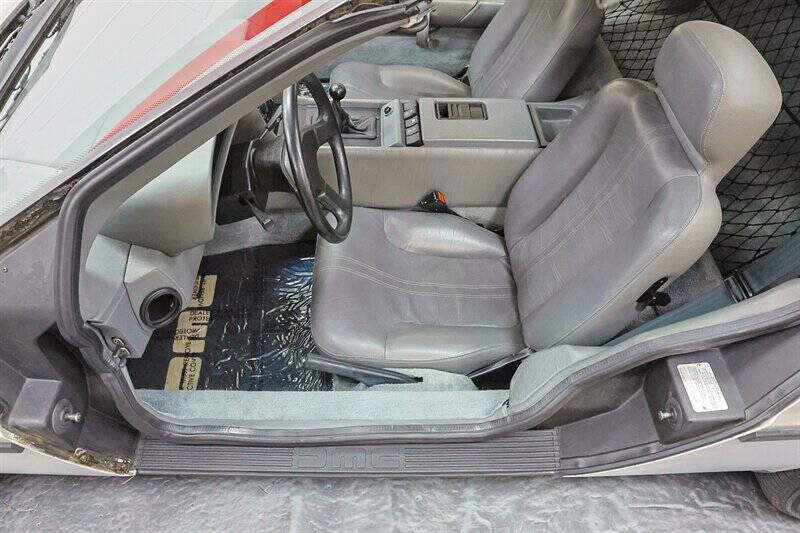 1982 DeLorean DMC-12