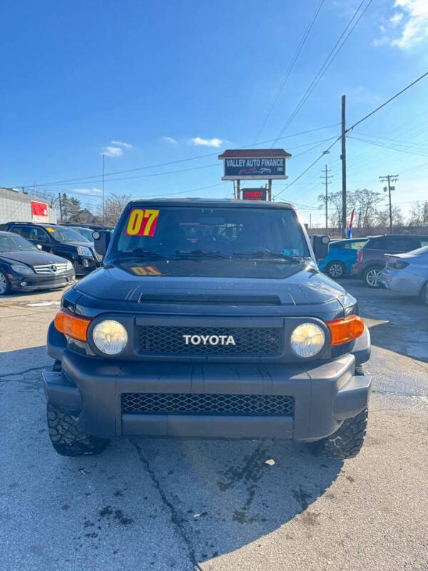 2007 Toyota FJ Cruiser Base photo 2