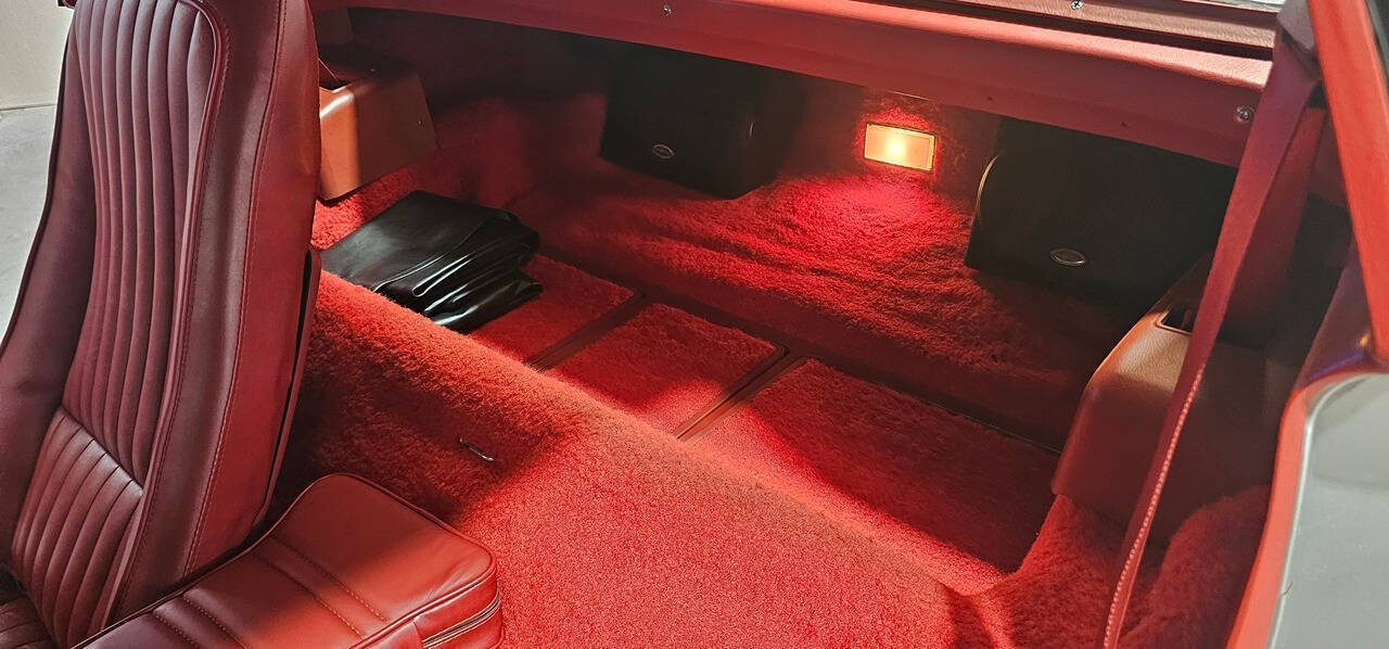 1976 Chevrolet Corvette Stingray 50