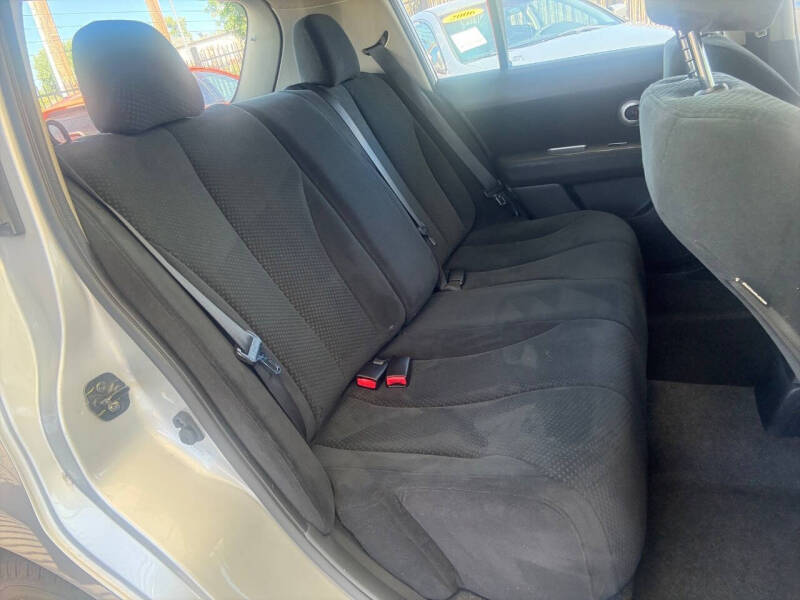 2011 Nissan Versa 1.8 S