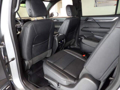 2024 GMC Acadia Elevation