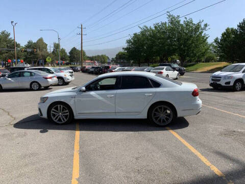 2017 Volkswagen Passat 1.8T R-Line
