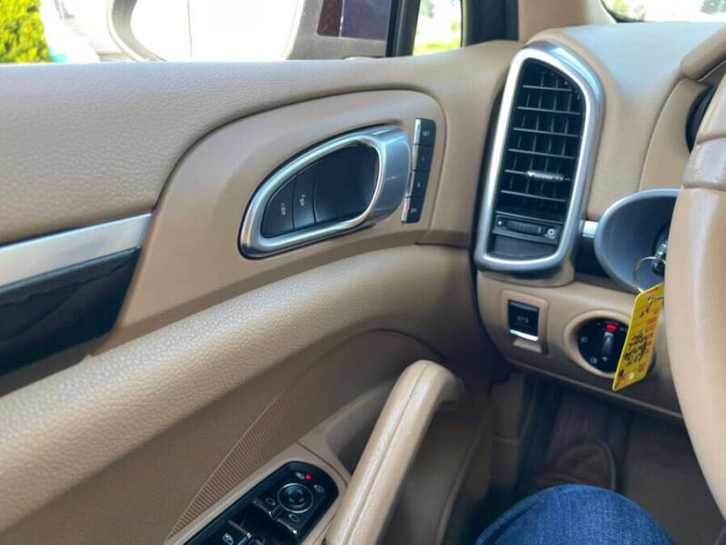 2011 Porsche Cayenne S
