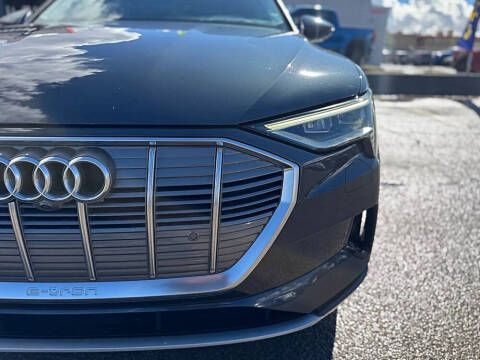 2019 Audi e-tron quattro Prestige