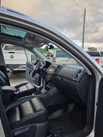 2011 Volkswagen Tiguan SEL 4Motion