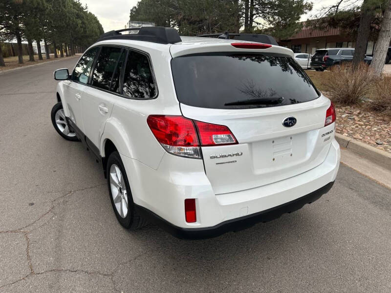 Image 5 of 2014 Subaru Outback 2.5i Premium