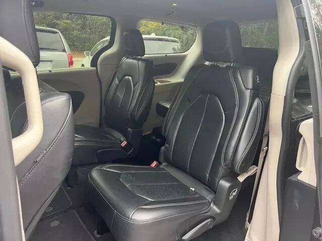 2022 Chrysler Pacifica Touring L