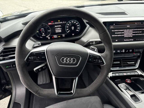 2023 Audi e-tron GT quattro Premium Plus