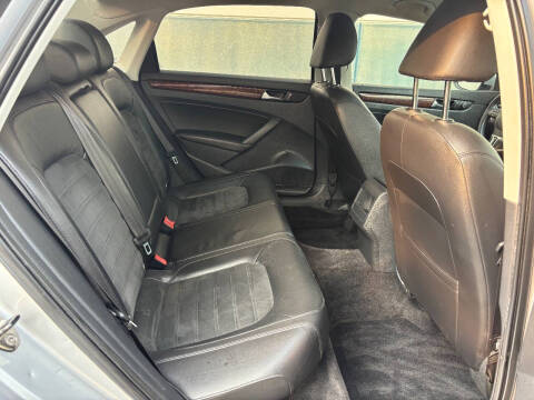 2012 Volkswagen Passat TDI SEL Premium