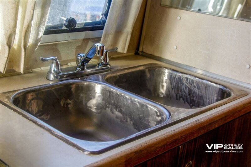 2000 Airstream 26'