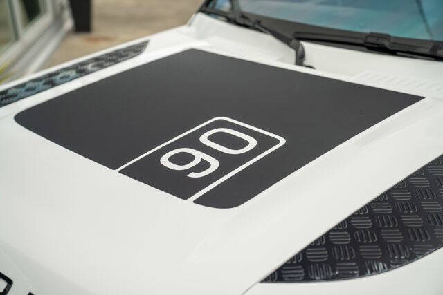 2022 Land Rover Defender 4